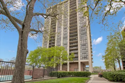 2901 S Michigan Ave #1301, Chicago, IL 60616