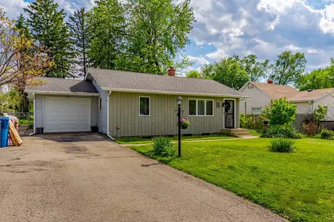 17 W685 Lorraine Ave, Addison, IL 60101