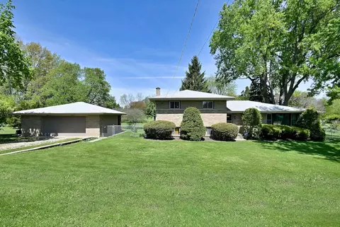 1030 W Kenilworth Ave, Palatine, IL 60067