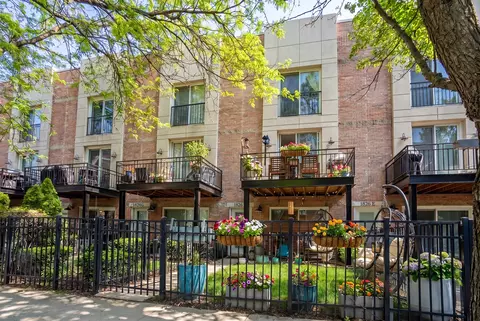 1826 S Michigan Ave #F, Chicago, IL 60616