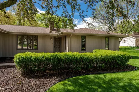 Exterior - 11891 Tresemer Rd, Roscoe, IL 61073 photo 2 of 8