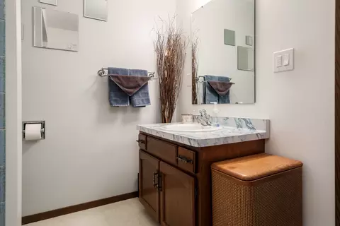 Bath - 11891 Tresemer Rd, Roscoe, IL 61073 photo 4 of 4