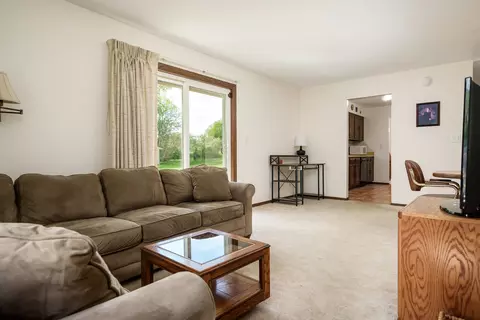 Living - 11891 Tresemer Rd, Roscoe, IL 61073 photo 4 of 4