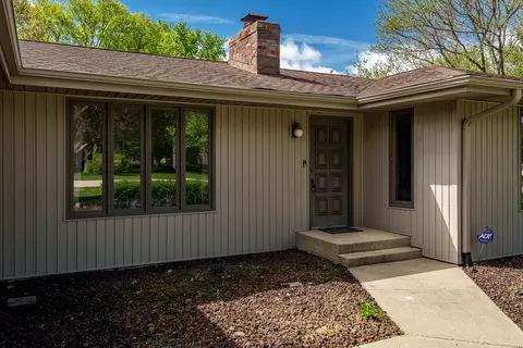 Exterior - 11891 Tresemer Rd, Roscoe, IL 61073 photo 3 of 8