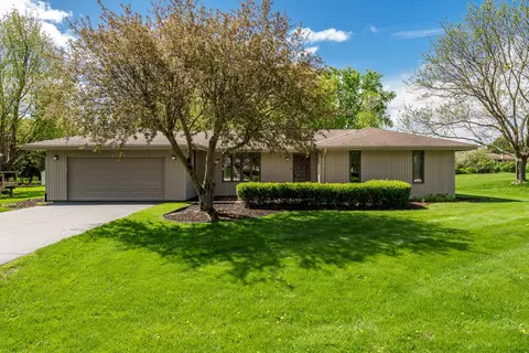 11891 Tresemer Rd, Roscoe, IL 61073