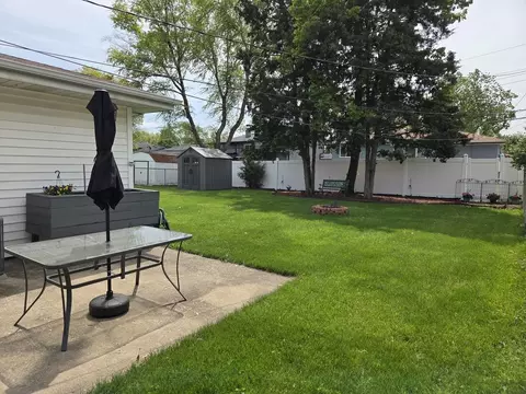 Exterior - 651 W Wrightwood Ave, Addison, IL 60101 photo 2 of 5