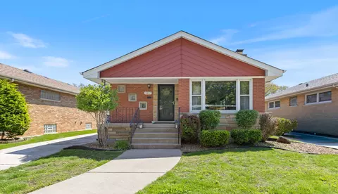9247 S Ridgeway Ave, Evergreen Park, IL 60805
