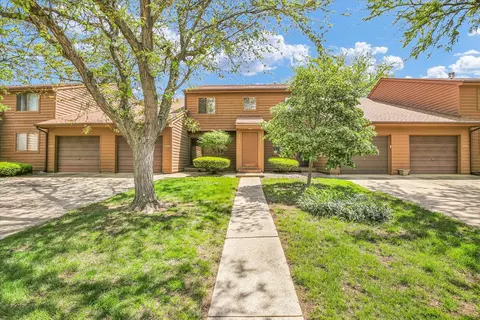 2108 Sunview Dr #2108, Champaign, IL 61821