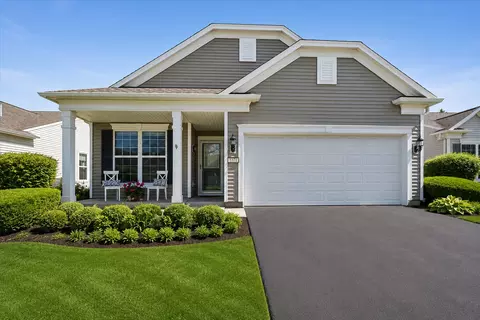 3371 Bagatelle Ln, Mundelein, IL 60060
