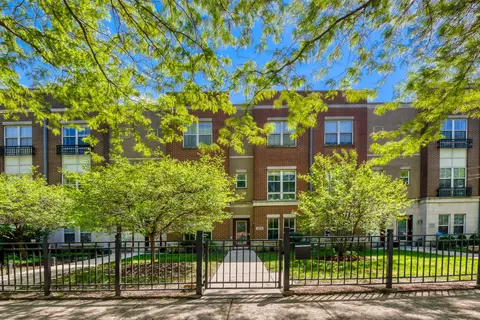 1219 W Grenshaw St, Chicago, IL 60607