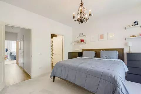Bedroom - 1219 W Grenshaw St, Chicago, IL 60607 photo 2 of 3