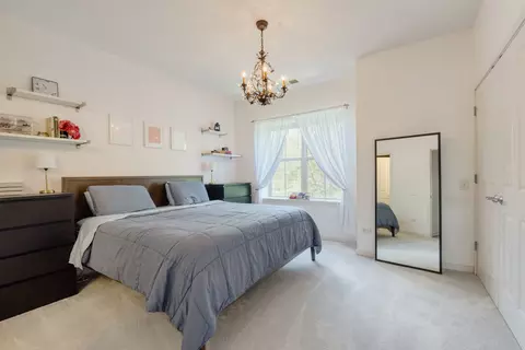 Bedroom - 1219 W Grenshaw St, Chicago, IL 60607 photo 1 of 3