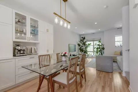 Dining - 1219 W Grenshaw St, Chicago, IL 60607 photo 2 of 3