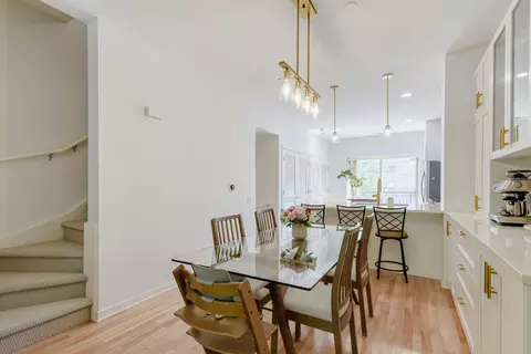 Dining - 1219 W Grenshaw St, Chicago, IL 60607 photo 3 of 3
