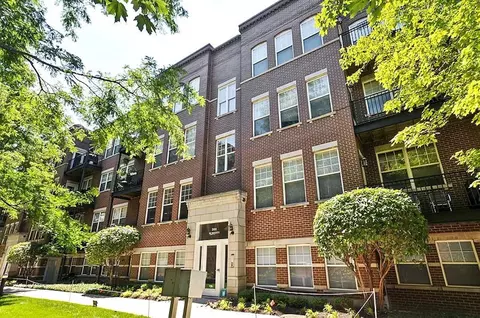 301 W Scott St #204, Chicago, IL 60610