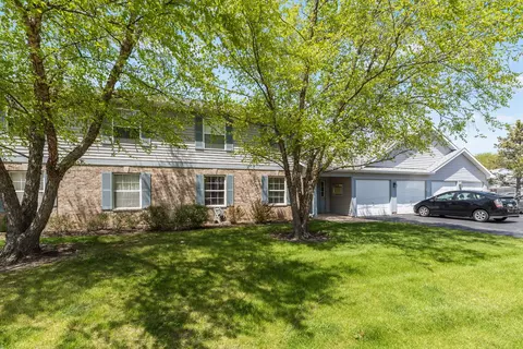 1129 N Red Oak Cir #2, Round Lake Beach, IL 60073