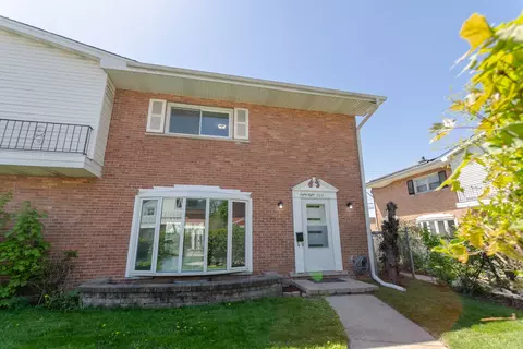 8800 Dee Rd #A, Des Plaines, IL 60016