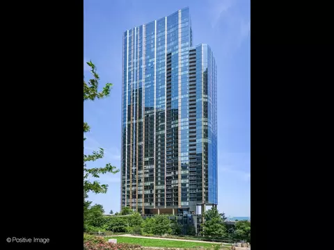 211 N Harbor Dr #1801, Chicago, IL 60601