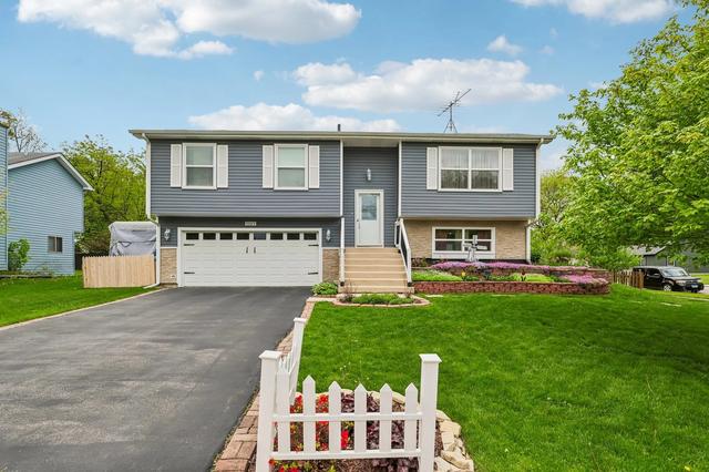 3085 Timber Hill Ln, Aurora, IL 60504