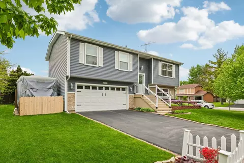 Exterior - 3085 Timber Hill Ln, Aurora, IL 60504 photo 2 of 6