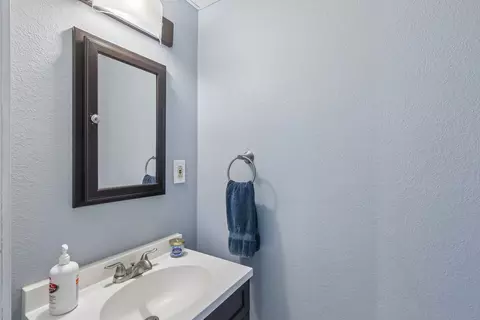 Bath - 3085 Timber Hill Ln, Aurora, IL 60504 photo 5 of 5