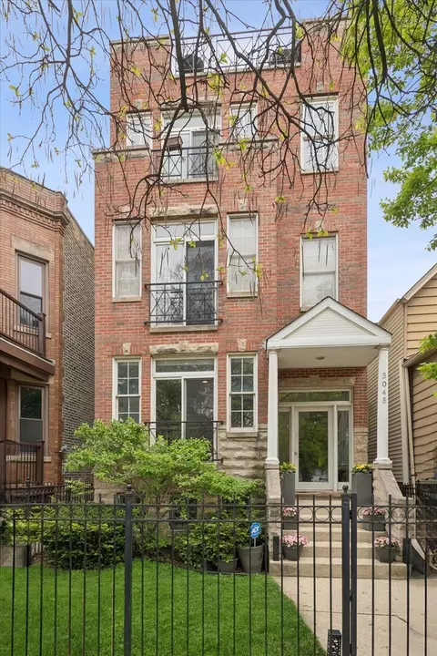 3045 N Damen Ave #1, Chicago, IL 60618