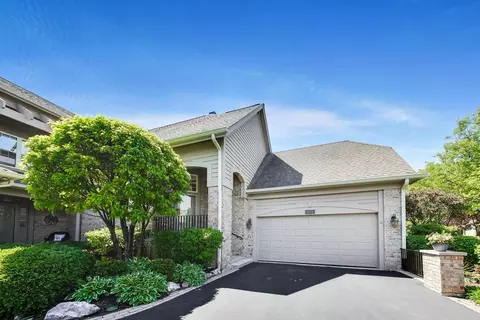 11171 Edgebrook Ln, Indian Head Park, IL 60525