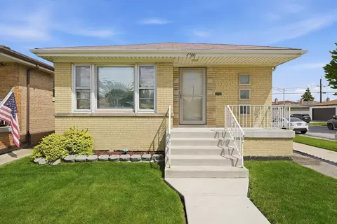 6500 W 64th St, Chicago, IL 60638