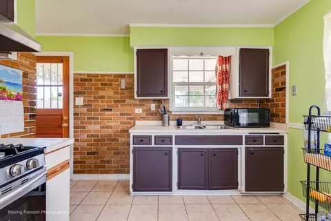 Kitchen - 1143 Arthur Ave, Berkeley, IL 60163 photo 2 of 2