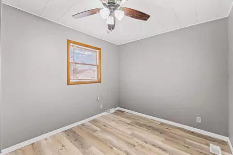 242 E Pine St, Paxton, IL 60957 photo 15