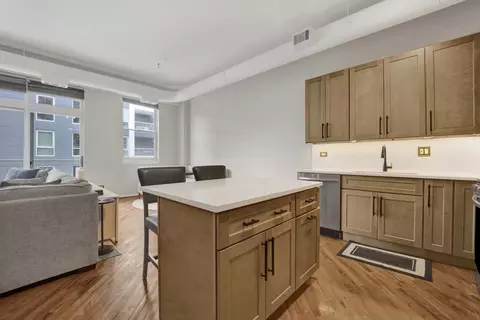 Kitchen - 950 W Monroe St #412, Chicago, IL 60607 photo 3 of 5