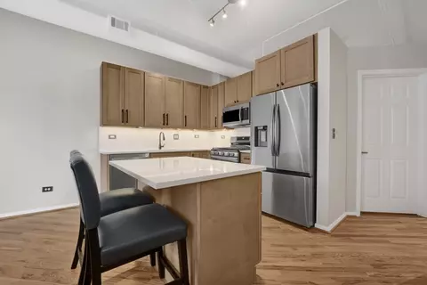 Kitchen - 950 W Monroe St #412, Chicago, IL 60607 photo 2 of 5