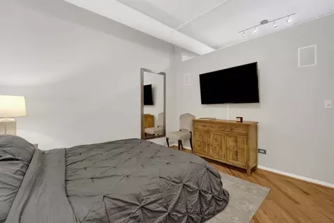 Bedroom - 950 W Monroe St #412, Chicago, IL 60607 photo 2 of 3