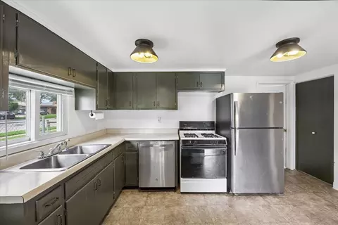 Kitchen - 8059 Lorel Ave, Burbank, IL 60459 photo 1 of 3