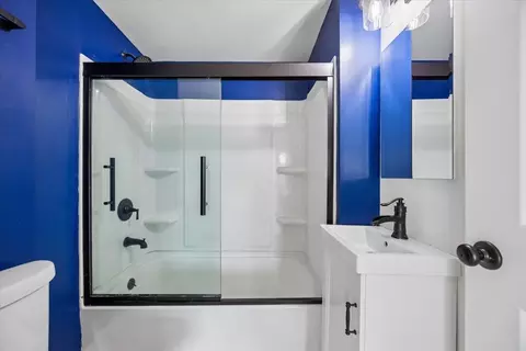 Bath - 8059 Lorel Ave, Burbank, IL 60459 photo 1 of 1