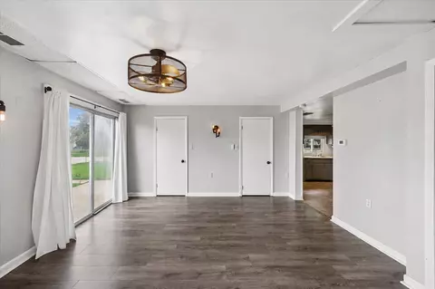 Living - 8059 Lorel Ave, Burbank, IL 60459 photo 3 of 5