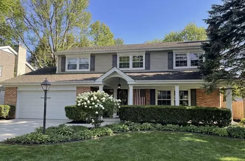 909 E Rockwell St, Arlington Heights, IL 60005
