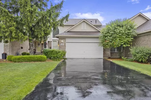 7827 Belle Rive Ct, Tinley Park, IL 60477
