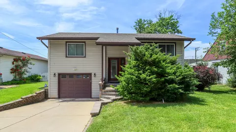 1326 Degener Ave, Elmhurst, IL 60126