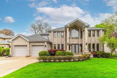 2755 Manu Ct, Glenview, IL 60026