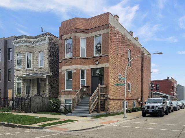 2825 W Walnut St, Chicago, IL 60612