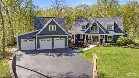 38 Woodland Dr, Yorkville, IL 60560
