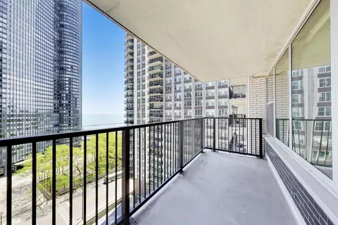 Exterior - 400 E Randolph St #1727, Chicago, IL 60601 photo 5 of 17