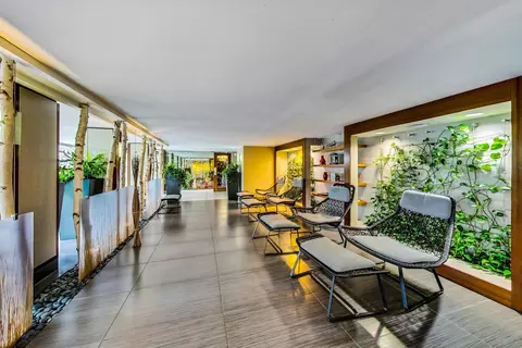 Entry Way - 400 E Randolph St #1727, Chicago, IL 60601 photo 3 of 3