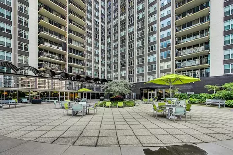 Exterior - 400 E Randolph St #1727, Chicago, IL 60601 photo 15 of 17