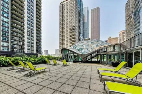 Exterior - 400 E Randolph St #1727, Chicago, IL 60601 photo 14 of 17