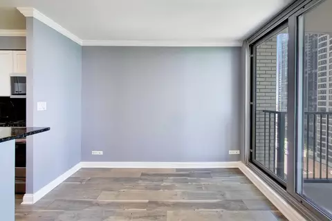 Living - 400 E Randolph St #1727, Chicago, IL 60601 photo 4 of 9