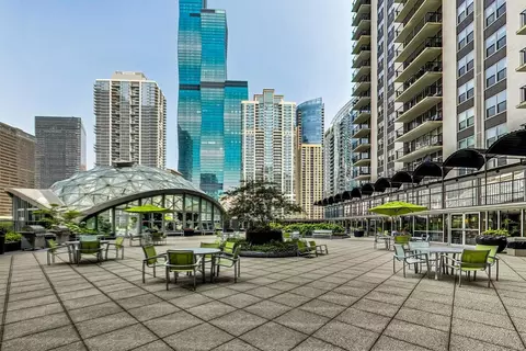 Exterior - 400 E Randolph St #1727, Chicago, IL 60601 photo 16 of 17