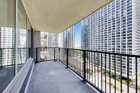 Exterior - 400 E Randolph St #1727, Chicago, IL 60601 photo 6 of 17