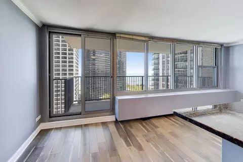Living - 400 E Randolph St #1727, Chicago, IL 60601 photo 6 of 9